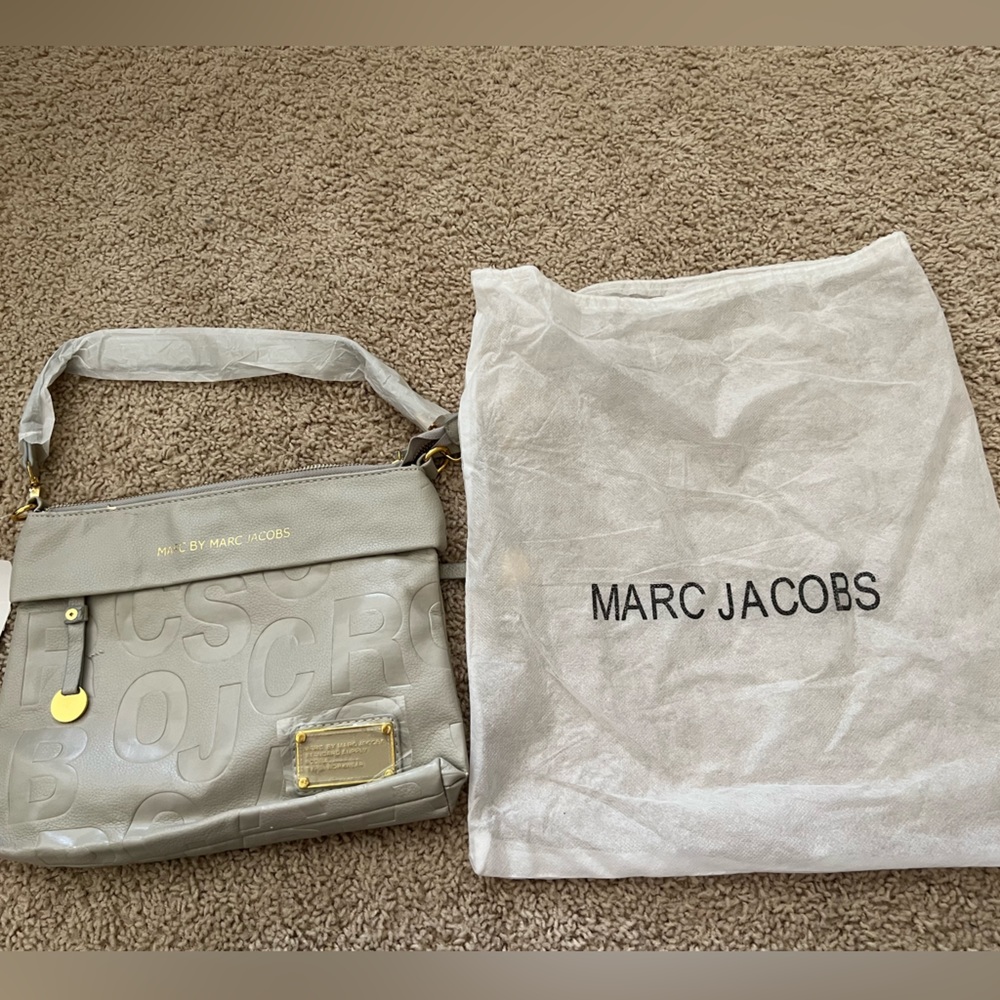 Grey purse with crossbody strap NEW